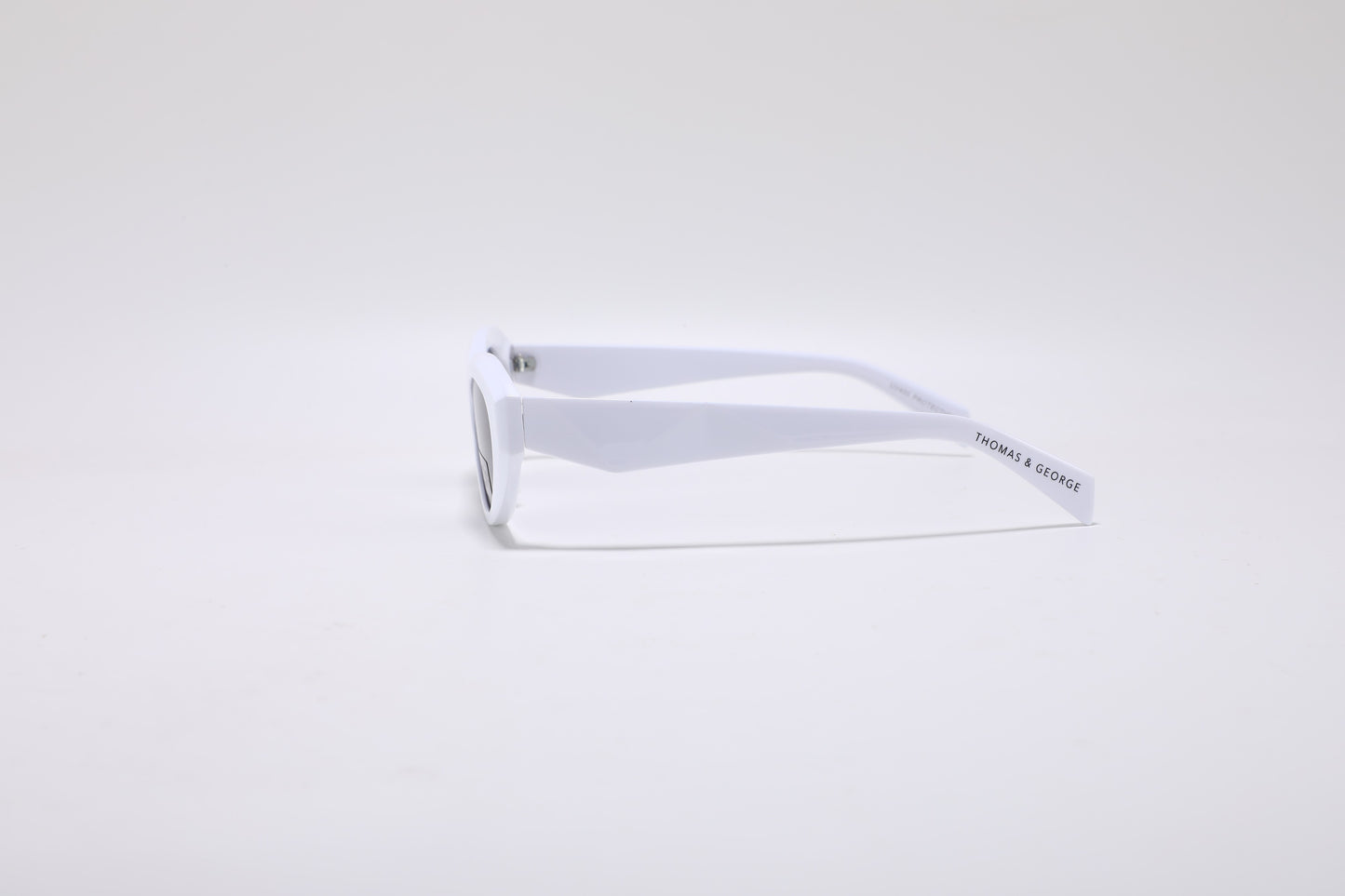 Thelassa Oval Sunglasses – White UV400