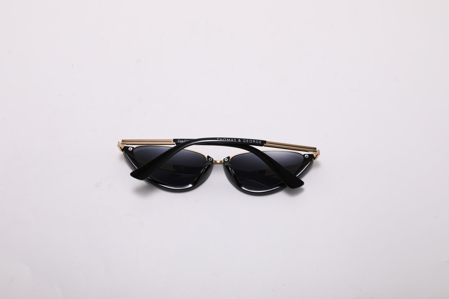 Niravelle Slim Cat Eye Sunglasses – Black & Gold UV400